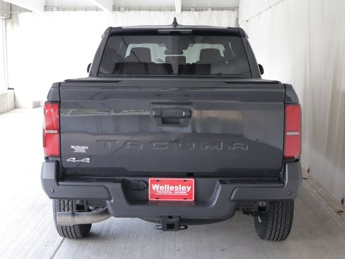 Used 2025 Toyota Tacoma SR AWD/4WD image 25