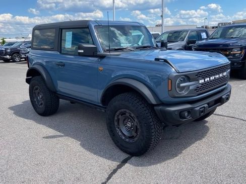 Used 2025 Ford Bronco Badlands w/ Sasquatch Package AWD/4WD image 2