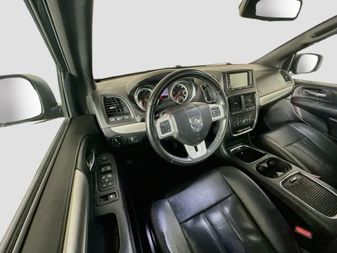Used 2019 Dodge Grand Caravan GT FWD image 18