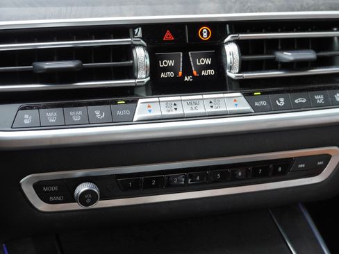 Used 2022 BMW X5 M50i AWD/4WD image 25