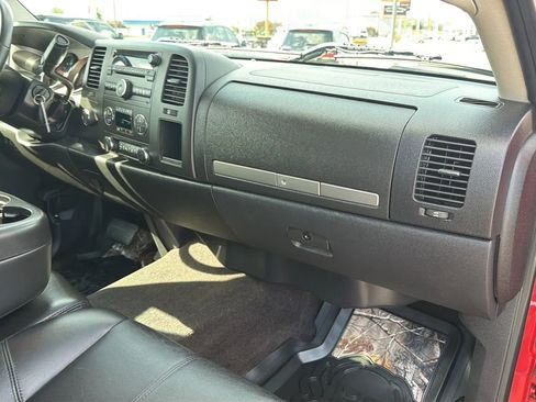 Used 2011 Chevrolet Silverado 2500 LT w/ Interior Plus Package AWD/4WD image 86