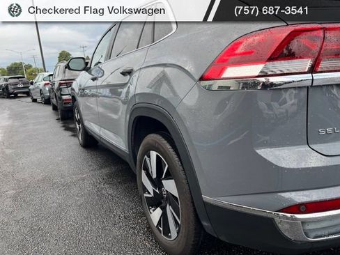 Used 2025 Volkswagen Atlas Cross Sport SEL AWD/4WD image 8