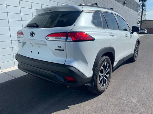 Used 2024 Toyota Corolla Cross SE image 3