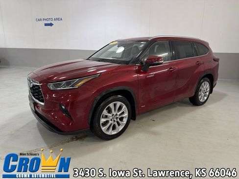 Used 2021 Toyota Highlander Limited image 1