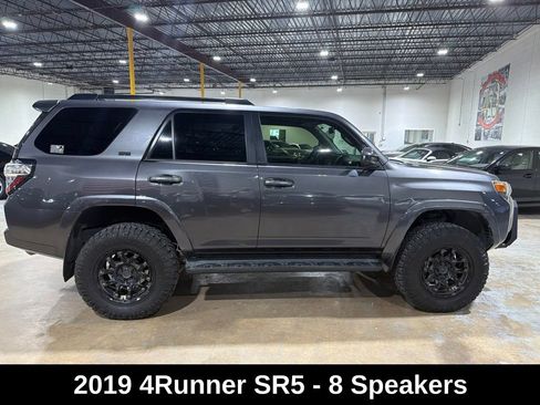 Used 2019 Toyota 4Runner SR5 AWD/4WD image 10