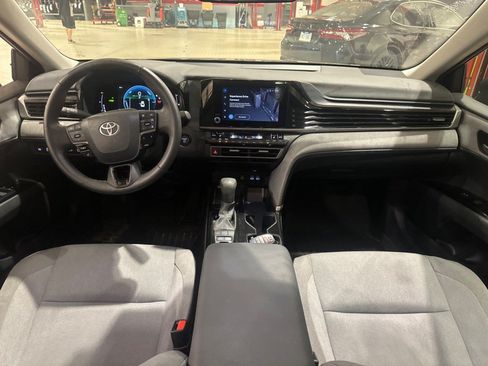 Used 2025 Toyota Camry LE w/ Convenience Package FWD image 41
