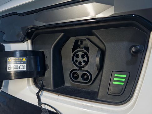 Used 2023 Kia Niro Wave FWD image 5