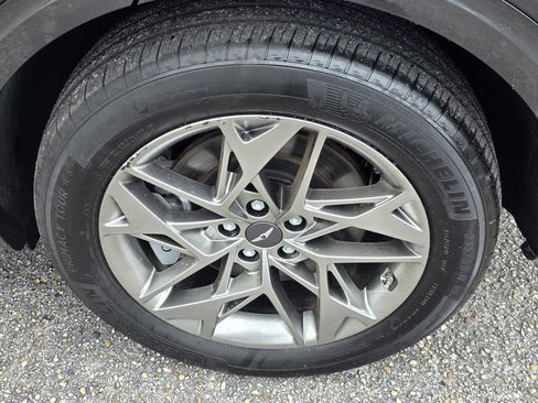 Used 2025 Genesis GV70 2.5T AWD/4WD image 40