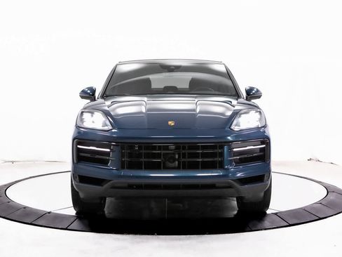 Certified 2024 Porsche Cayenne Coupe image 10