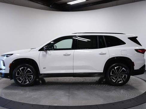 Used 2025 Buick Enclave Sport Touring AWD/4WD image 4