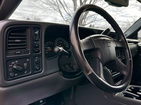 Used 2006 GMC Sierra 3500 SLE w/ Snow Plow Prep Package image 10