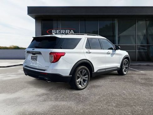 Used 2021 Ford Explorer XLT w/ Equipment Group 202A AWD/4WD image 5