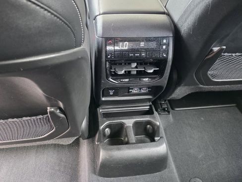 Used 2023 Jeep Grand Cherokee L Limited w/ Black Appearance Package image 10