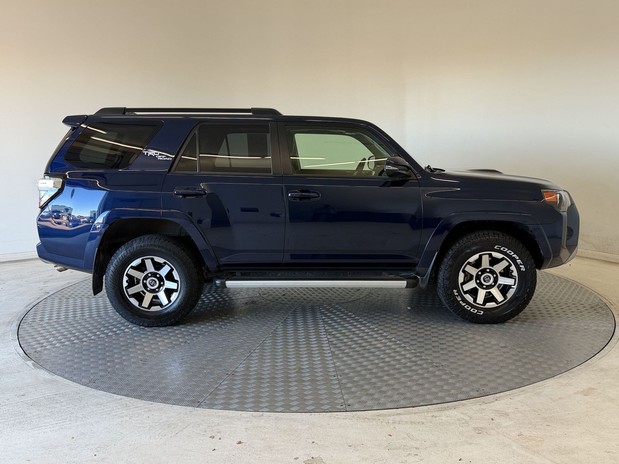 Used 2022 Toyota 4Runner TRD Off-Road Premium w/ Moonroof Package AWD/4WD image 8
