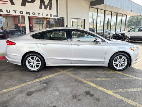 Used 2018 Ford Fusion SE image 8