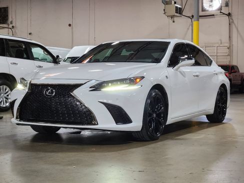 Used 2024 Lexus ES 350 F Sport w/ Accessory Package (Z2) FWD image 4