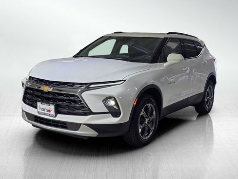 New 2026 Chevrolet Blazer LT w/ Convenience Package FWD image 3