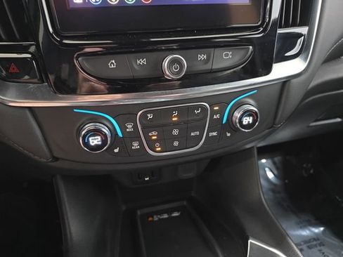 Used 2023 Chevrolet Traverse LT AWD/4WD image 24