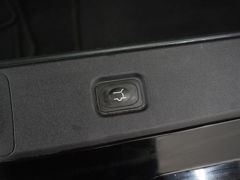 Used 2025 Ford Expedition Platinum image 14