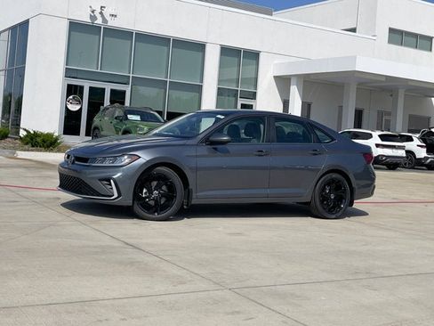 New 2026 Volkswagen Jetta SE FWD image 1