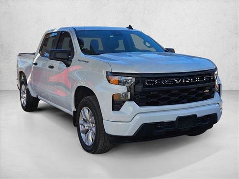 Used 2022 Chevrolet Silverado 1500 Custom image 3