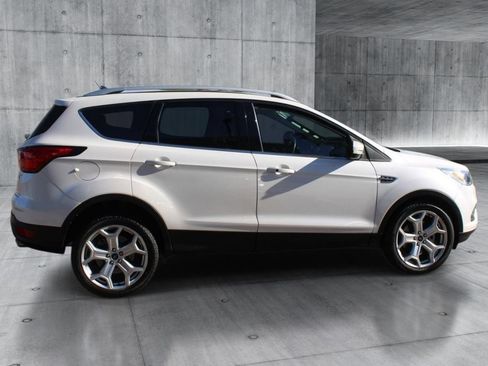 Used 2019 Ford Escape Titanium FWD image 6