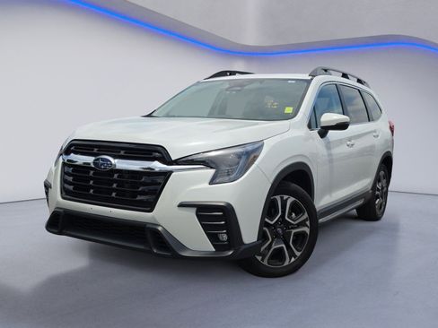 Used 2023 Subaru Ascent Limited AWD/4WD image 2