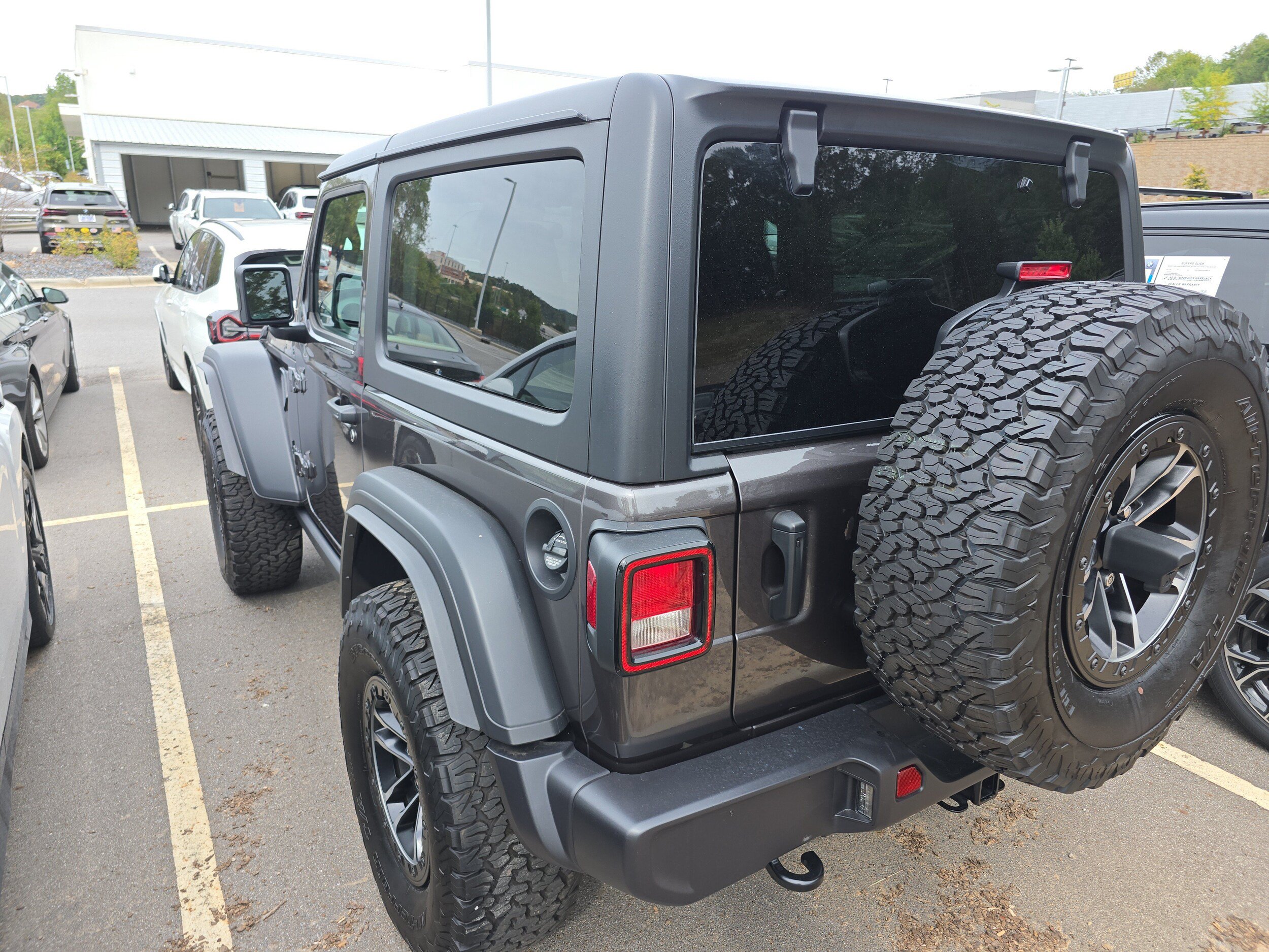 Used 2026 Jeep Wrangler Sport AWD/4WD image 3