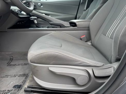 Used 2023 Hyundai Elantra SEL FWD image 5