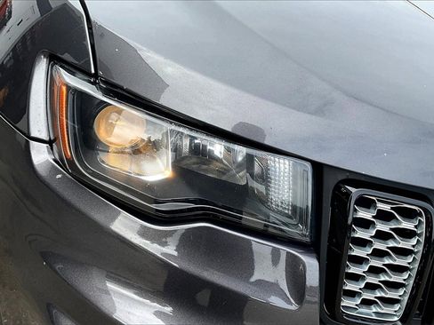 Used 2018 Jeep Grand Cherokee Altitude image 30