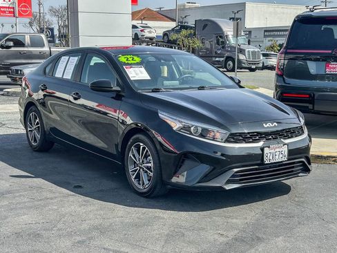 Used 2022 Kia Forte LXS image 4