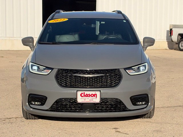Used 2022 Chrysler Pacifica Touring-L w/ Uconnect Theater Family Group FWD image 6