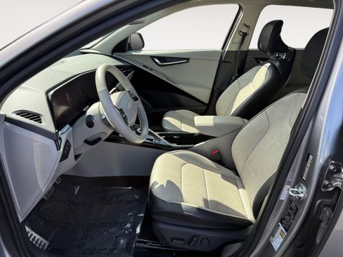Used 2024 Kia Niro Wave FWD image 10
