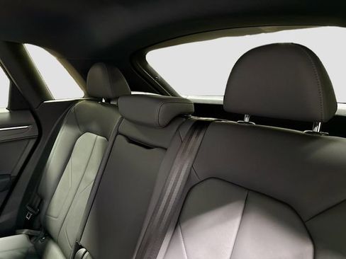 Used 2019 Audi Q3 2.0T Premium image 25