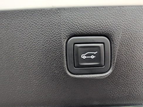 Certified 2022 Chevrolet Blazer LT w/ LPO, Black Accent Package image 51