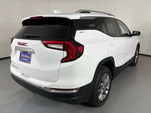 Used 2024 GMC Terrain SLT FWD image 8