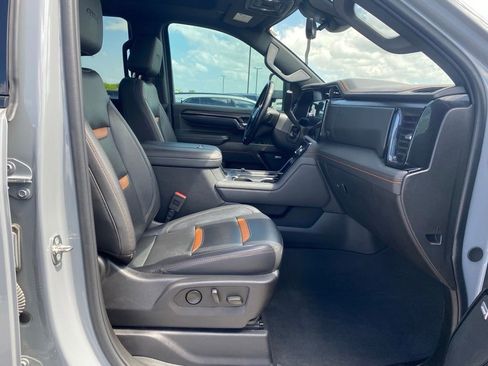 Used 2024 GMC Sierra 2500 AT4 w/ AT4 Premium Plus Package AWD/4WD image 15
