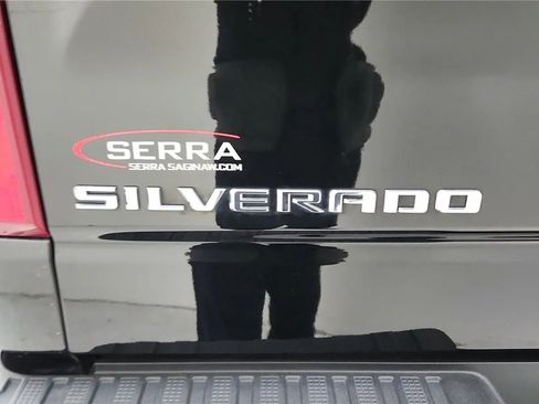 Used 2022 Chevrolet Silverado 1500 LT AWD/4WD image 17