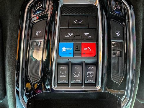 Used 2022 Jeep Grand Wagoneer Series III image 27