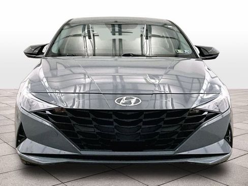 Used 2023 Hyundai Elantra SEL w/ Convenience Package FWD image 3