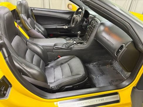 Used 2011 Chevrolet Corvette Convertible w/ Preferred Equipment Group RWD image 11