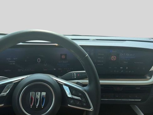 Used 2025 Buick Envision Avenir AWD/4WD image 12