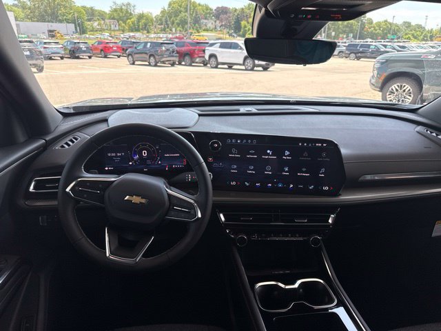 New 2026 Chevrolet Traverse LT w/ Driver Confidence Package FWD image 32