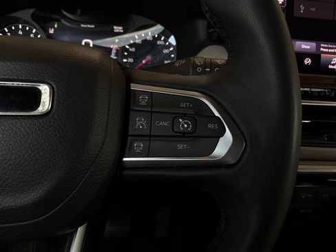 Used 2025 Jeep Compass Limited AWD/4WD image 36