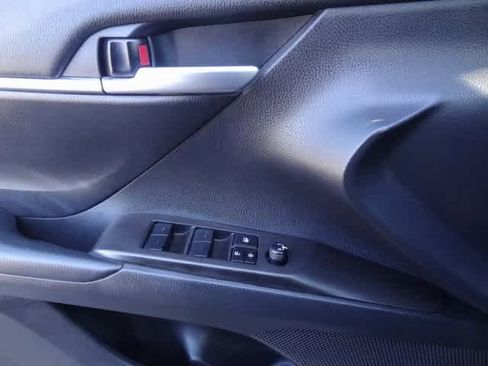 Used 2024 Toyota Camry SE image 14