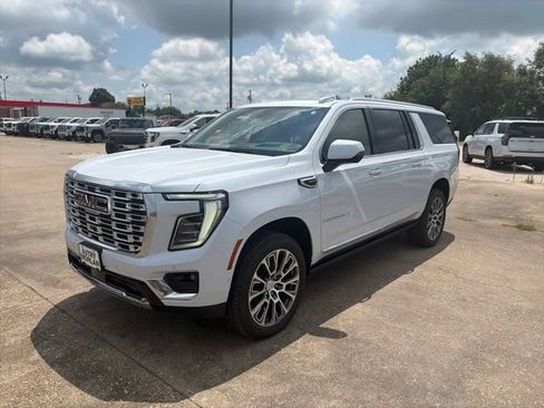 New 2026 GMC Yukon XL Denali w/ Sun & Power Step Package AWD/4WD image 2