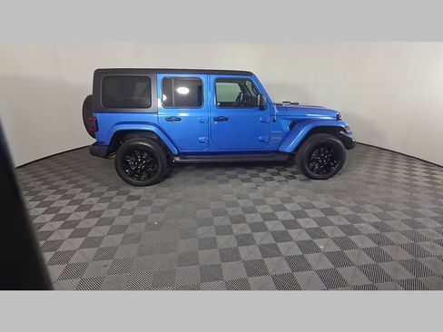 Used 2022 Jeep Wrangler Unlimited Sahara image 36