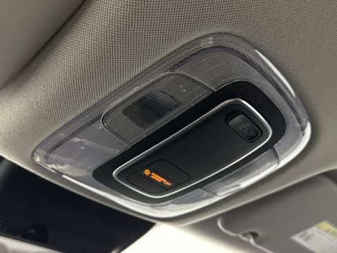 Used 2025 Hyundai Elantra Sport FWD image 16