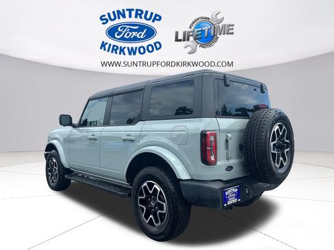 Used 2024 Ford Bronco Outer Banks AWD/4WD image 3