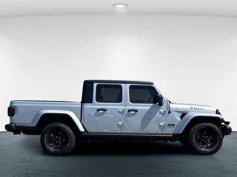Used 2022 Jeep Gladiator Sport AWD/4WD image 6